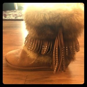 Fur boots